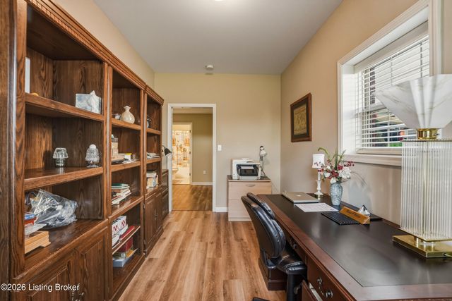 166 Grand Central Dr, Simpsonville, KY 40067