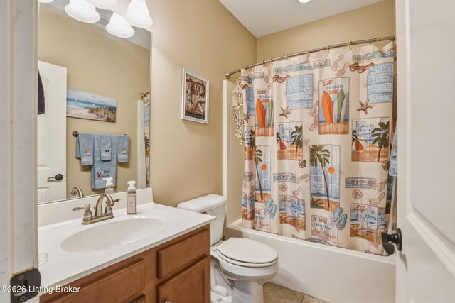 166 Grand Central Dr, Simpsonville, KY 40067