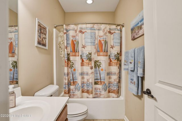 166 Grand Central Dr, Simpsonville, KY 40067