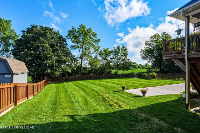 166 Grand Central Dr, Simpsonville, KY 40067