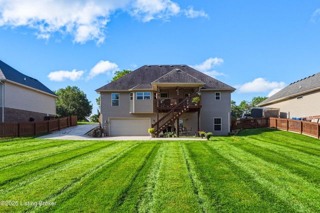 166 Grand Central Dr, Simpsonville, KY 40067