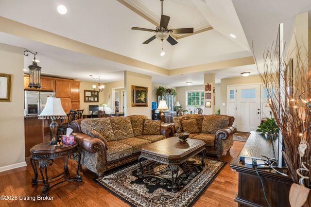 166 Grand Central Dr, Simpsonville, KY 40067