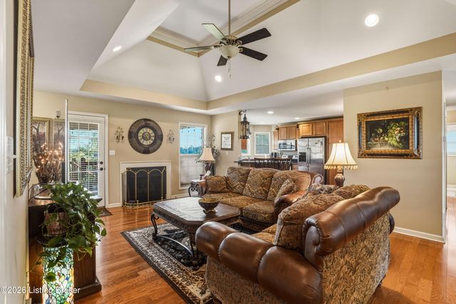 166 Grand Central Dr, Simpsonville, KY 40067