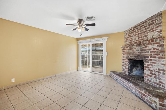 683 N Villa Avenue, Dinuba, CA 93618