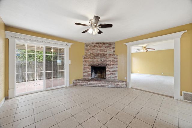 683 N Villa Avenue, Dinuba, CA 93618