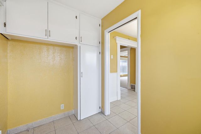 683 N Villa Avenue, Dinuba, CA 93618