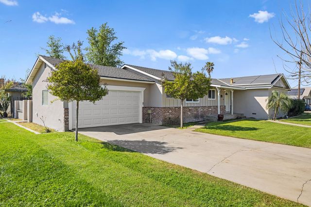 683 N Villa Avenue, Dinuba, CA 93618