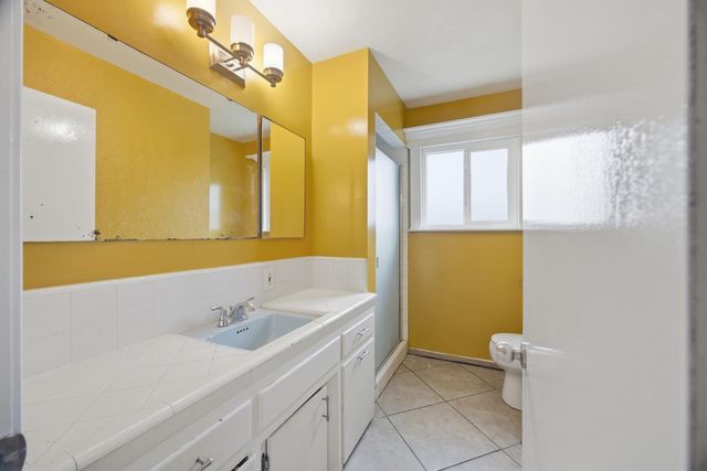 683 N Villa Avenue, Dinuba, CA 93618