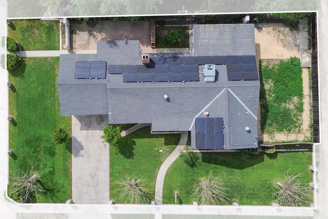 683 N Villa Avenue, Dinuba, CA 93618