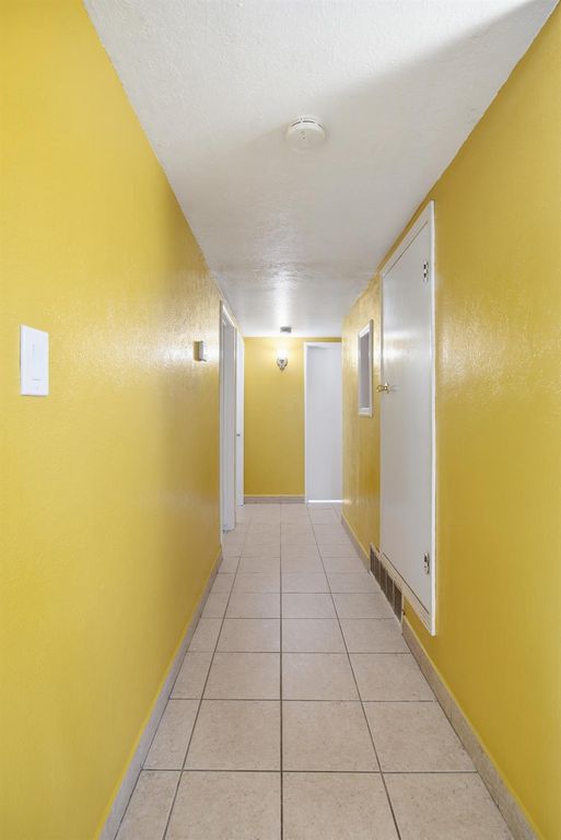 Image 22 of property listing at 683 N Villa Avenue, Dinuba, CA 93618