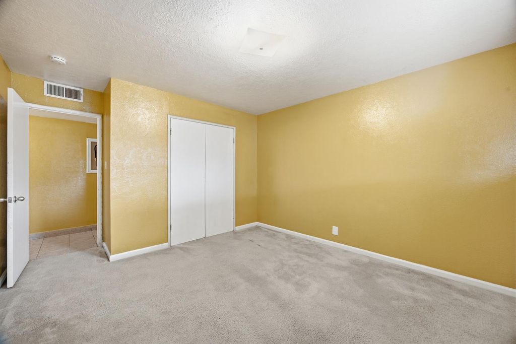 Image 24 of property listing at 683 N Villa Avenue, Dinuba, CA 93618