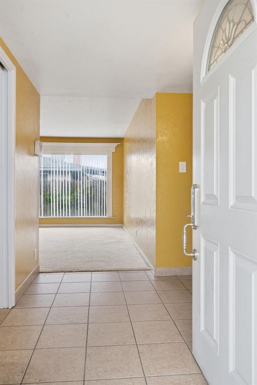 Image 8 of property listing at 683 N Villa Avenue, Dinuba, CA 93618