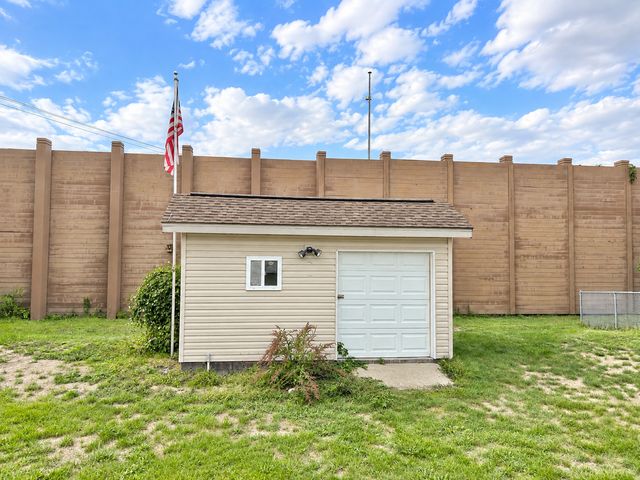 5 Elm Street, Lino Lakes, MN 55014