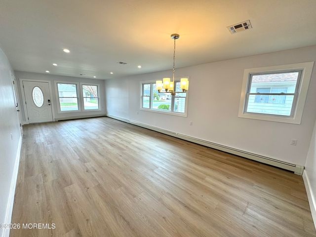339 Curacao Street, Toms River, NJ 08757