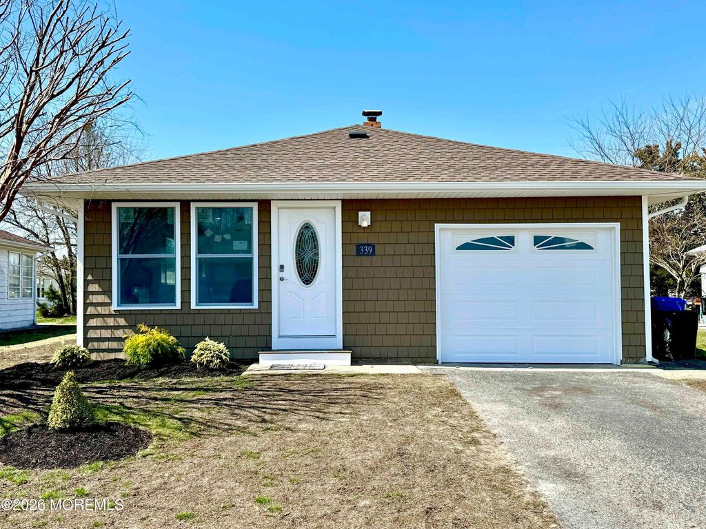 339 Curacao Street, Toms River, NJ 08757