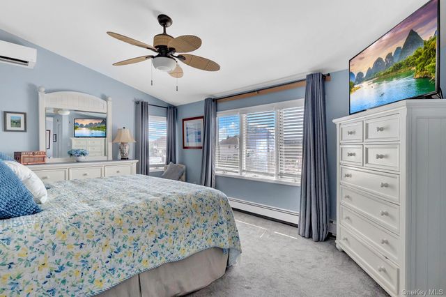 12 Jetmore Place, Massapequa, NY 11758
