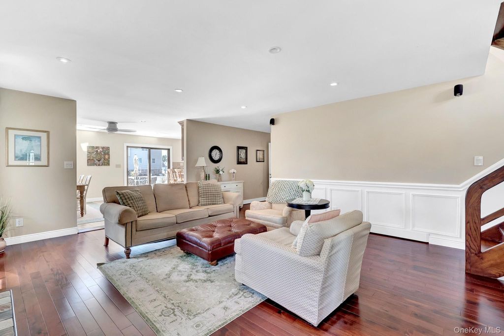 12 Jetmore Place, Massapequa, NY 11758 — photo 3