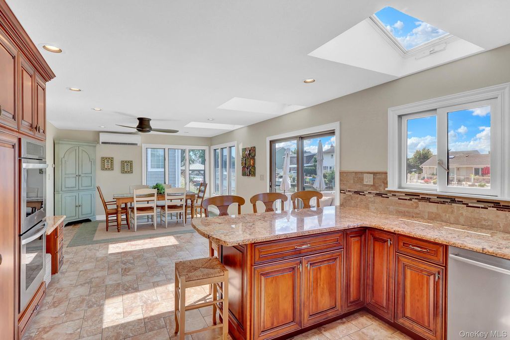 12 Jetmore Place, Massapequa, NY 11758 — photo 5