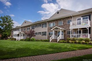552 New Highway 2-1C, Hauppauge, NY 11788