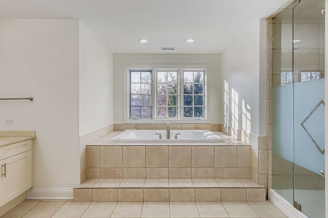 1161 Gavin Court, Lake Forest, IL 60045