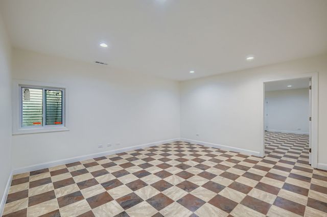 1161 Gavin Court, Lake Forest, IL 60045