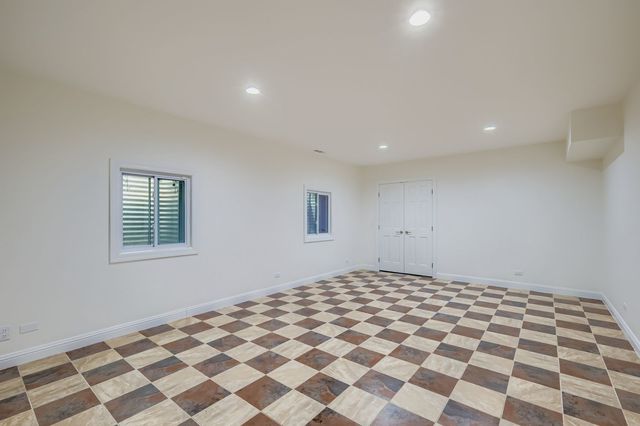 1161 Gavin Court, Lake Forest, IL 60045