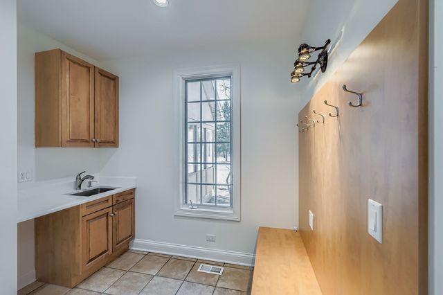 1161 Gavin Court, Lake Forest, IL 60045