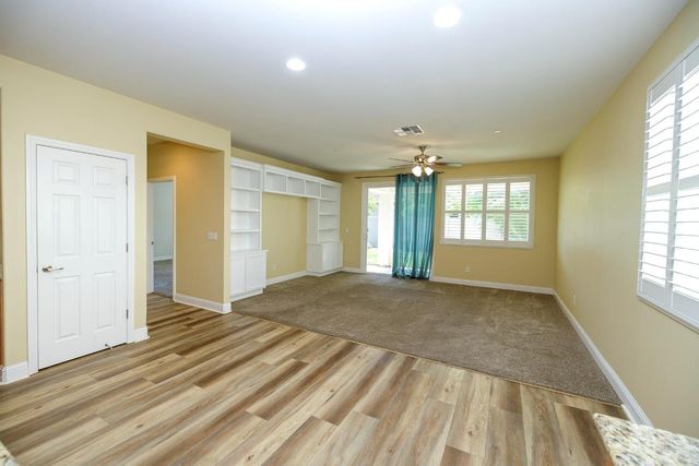 1454 Carriage House St, Manteca, CA 95336
