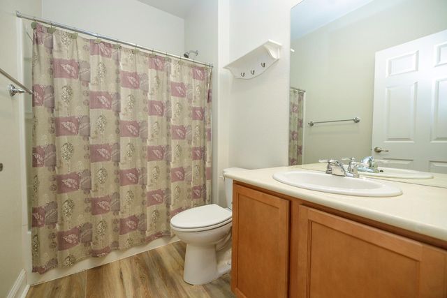 1454 Carriage House St, Manteca, CA 95336