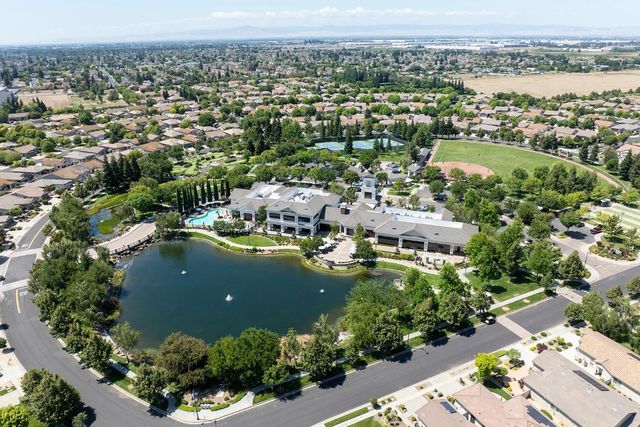1454 Carriage House St, Manteca, CA 95336