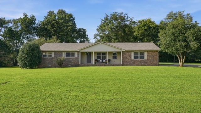 101 Royal Oak Dr, Winchester, TN 37398