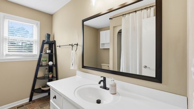 101 Royal Oak Dr, Winchester, TN 37398