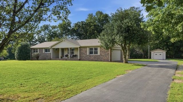 101 Royal Oak Dr, Winchester, TN 37398