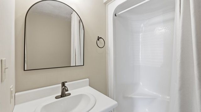 101 Royal Oak Dr, Winchester, TN 37398