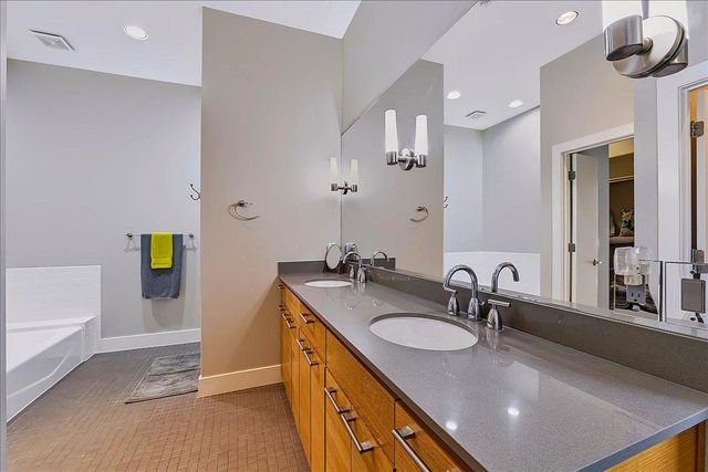 408 SAILMASTER ST B, Lakeway, TX 78734