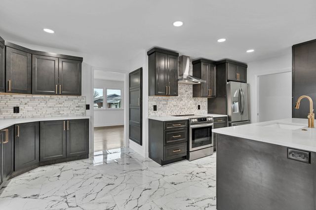 4762 N Krueger, Bel Aire, KS 67220