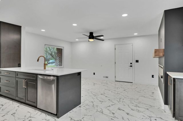 4762 N Krueger, Bel Aire, KS 67220