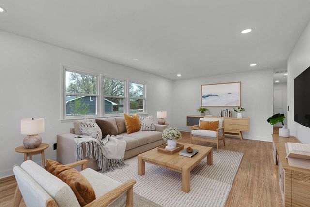 4762 N Krueger, Bel Aire, KS 67220