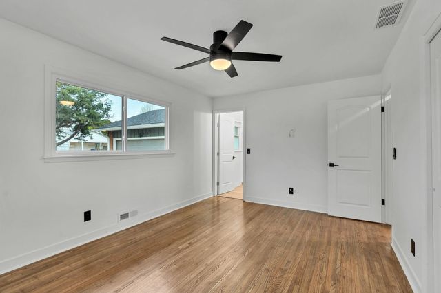4762 N Krueger, Bel Aire, KS 67220