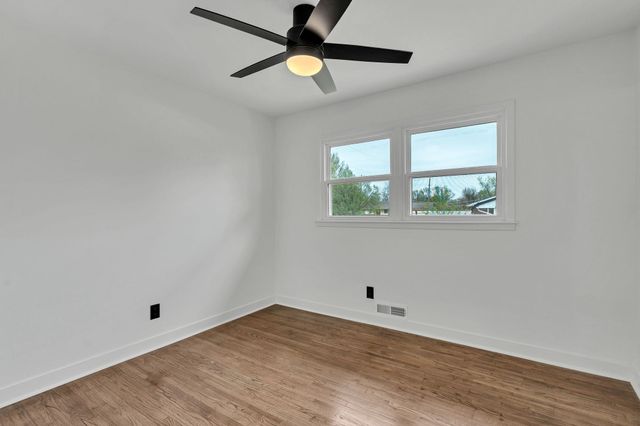 4762 N Krueger, Bel Aire, KS 67220