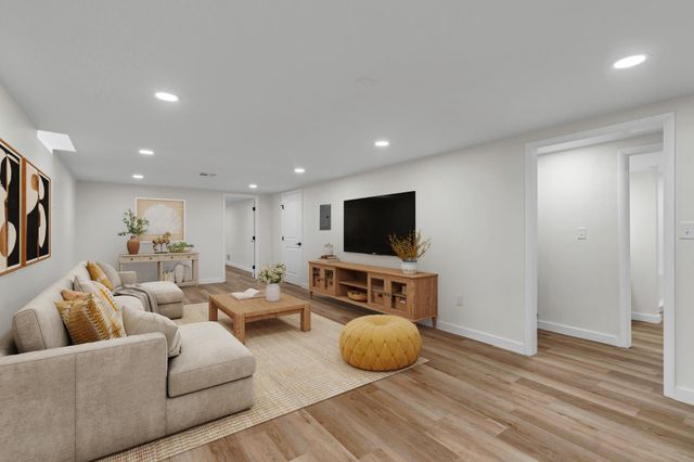 4762 N Krueger, Bel Aire, KS 67220