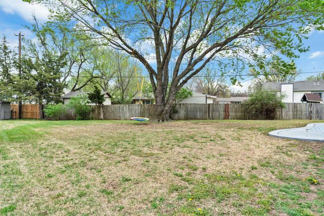 4762 N Krueger, Bel Aire, KS 67220