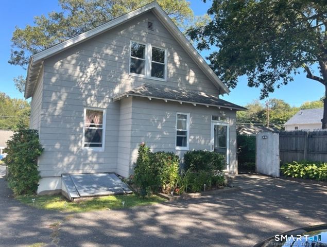 356 Middle Tpke East Turnpike, Manchester, CT 06040