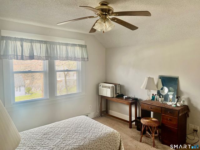 356 Middle Tpke East Turnpike, Manchester, CT 06040