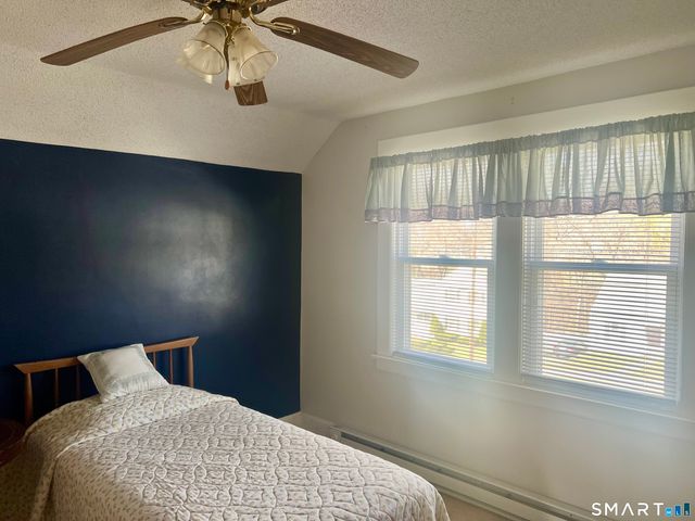 356 Middle Tpke East Turnpike, Manchester, CT 06040