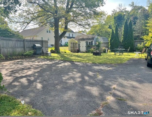 356 Middle Tpke East Turnpike, Manchester, CT 06040