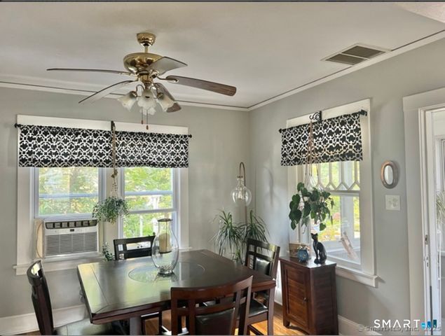 356 Middle Tpke East Turnpike, Manchester, CT 06040