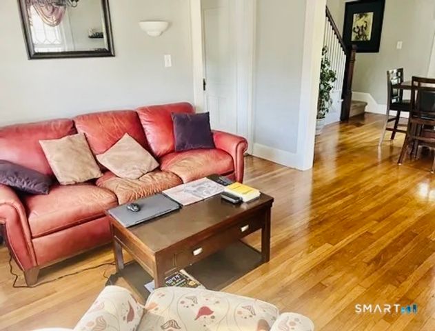 356 Middle Tpke East Turnpike, Manchester, CT 06040