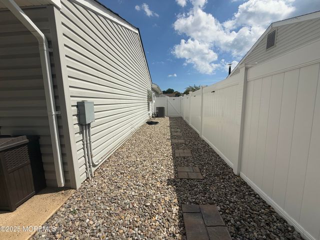 20 Long Road, Freehold, NJ 07728