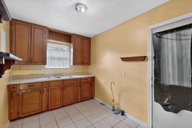 2006 S Ewing Avenue, Dallas, TX 75216